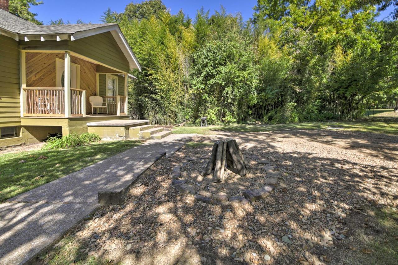 Pet-Friendly Cottage With Fire Pit - 3 Mi To Siu! คาร์บอนเดล ภายนอก รูปภาพ