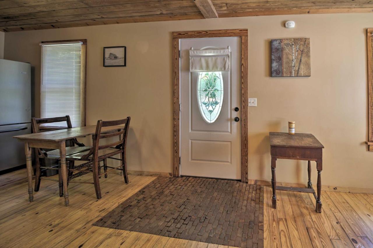 Pet-Friendly Cottage With Fire Pit - 3 Mi To Siu! คาร์บอนเดล ภายนอก รูปภาพ